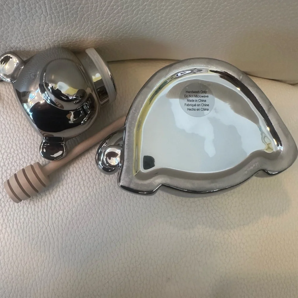 Anthropologie Silver Metallic Bear Honey Jar /Pot w/ Wooden Dipper in Bear’s Paw - Picture 11 of 13